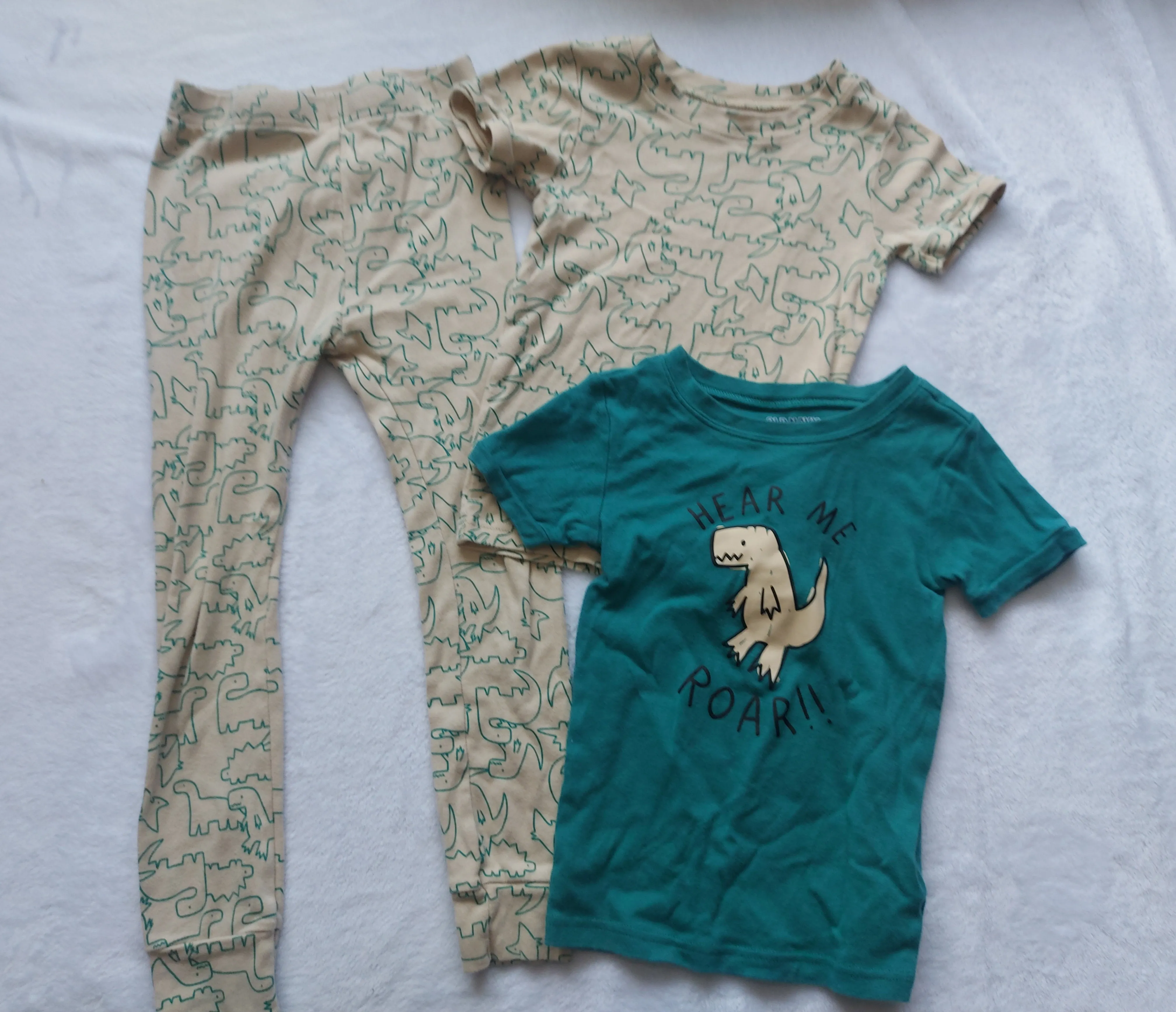 Bundle  of 3 short sleeves pajamas - size 5T, Kids 5/5T (extra small)