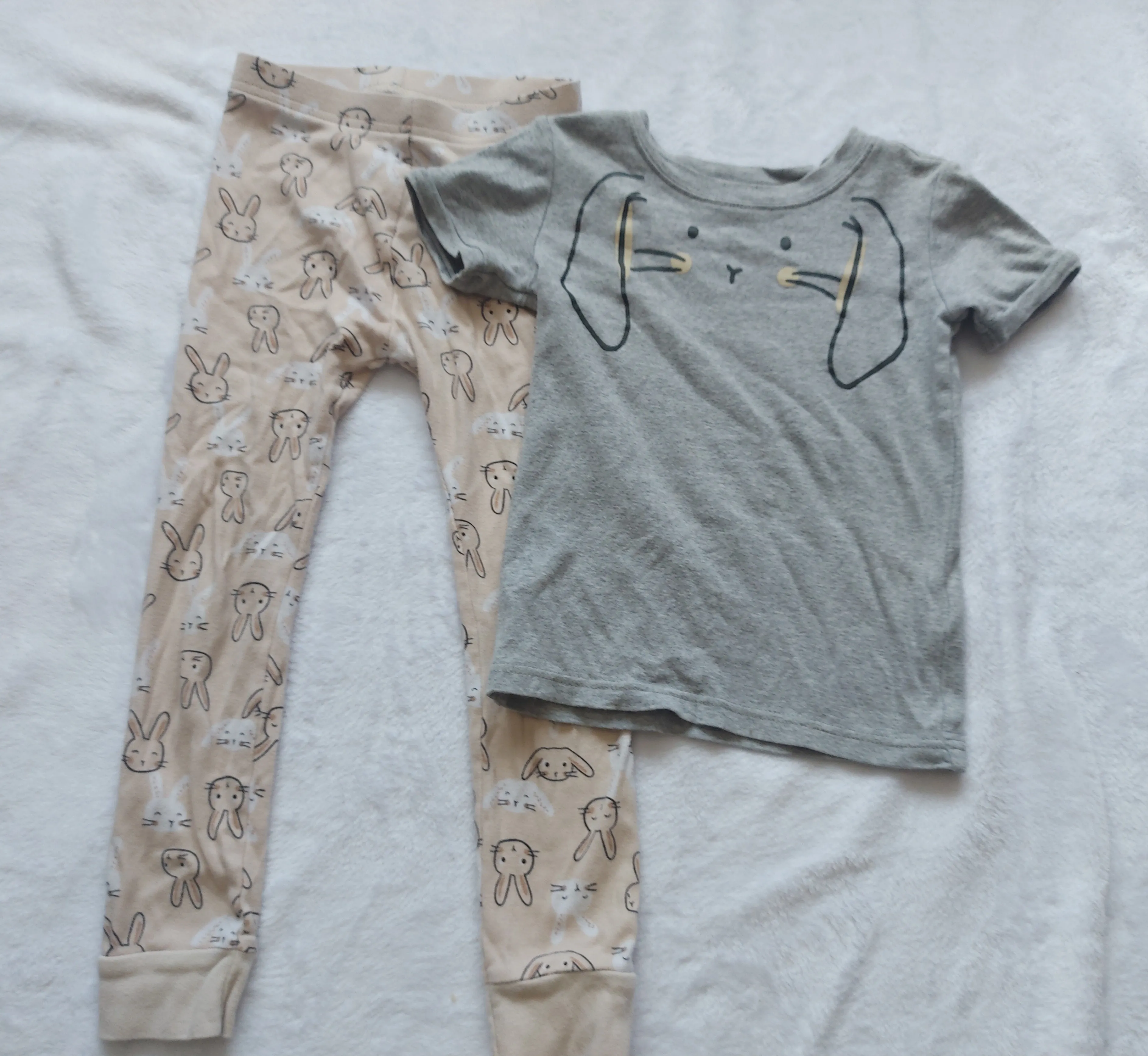 Bundle  of 3 short sleeves pajamas - size 5T, Kids 5/5T (extra small)