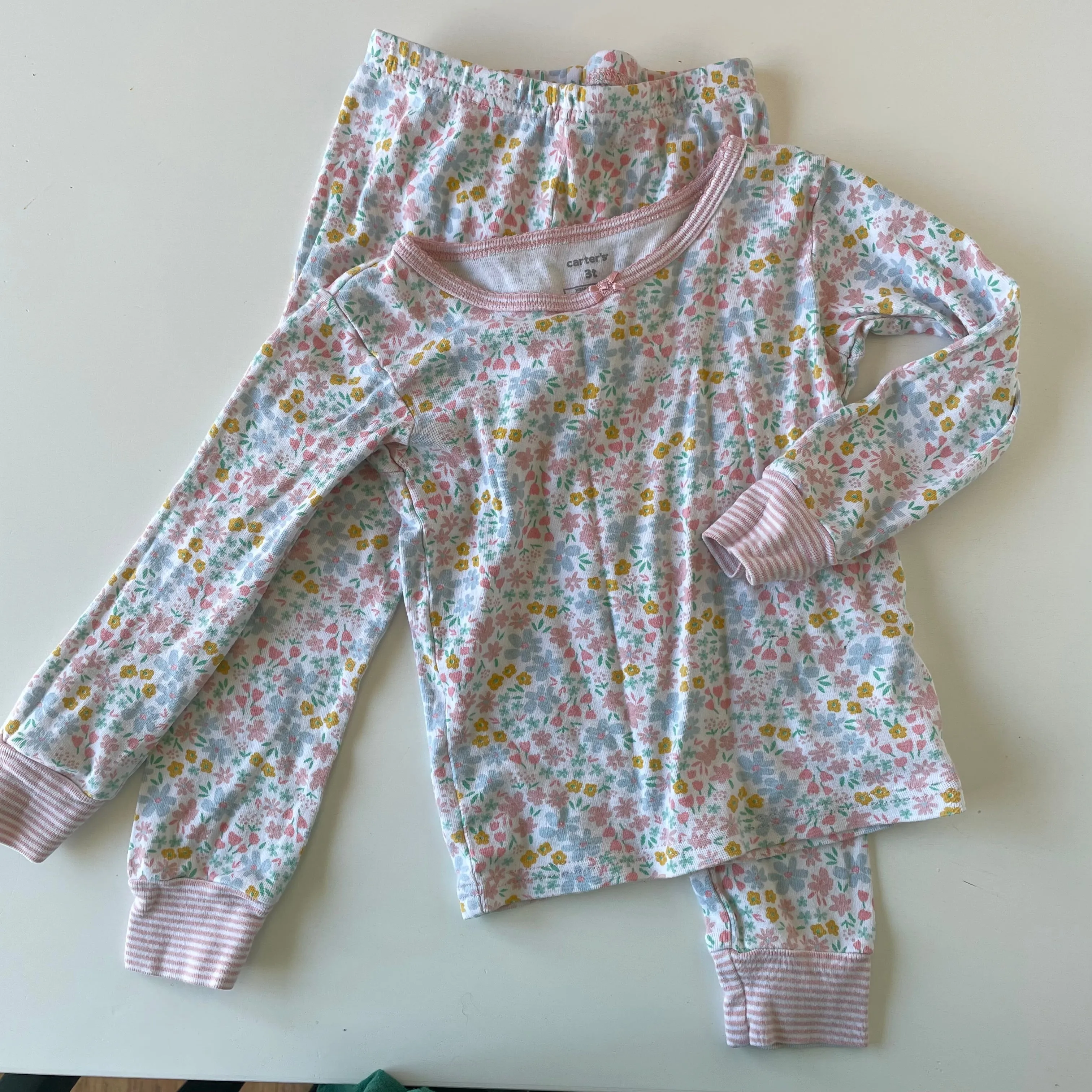 Carter’s 3T girls long sleeve pink floral pajamas , Kids 3T