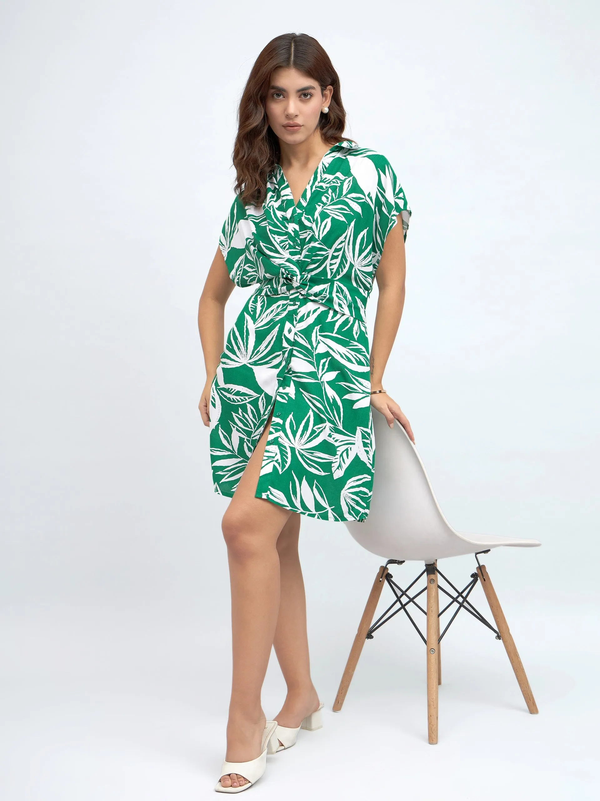 DL Woman Shirt Collar Regular Fit Printed Green Dress
