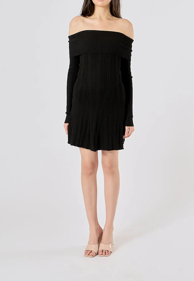 Farimond Black Slash Neck Long Sleeve Mini Knit Dress