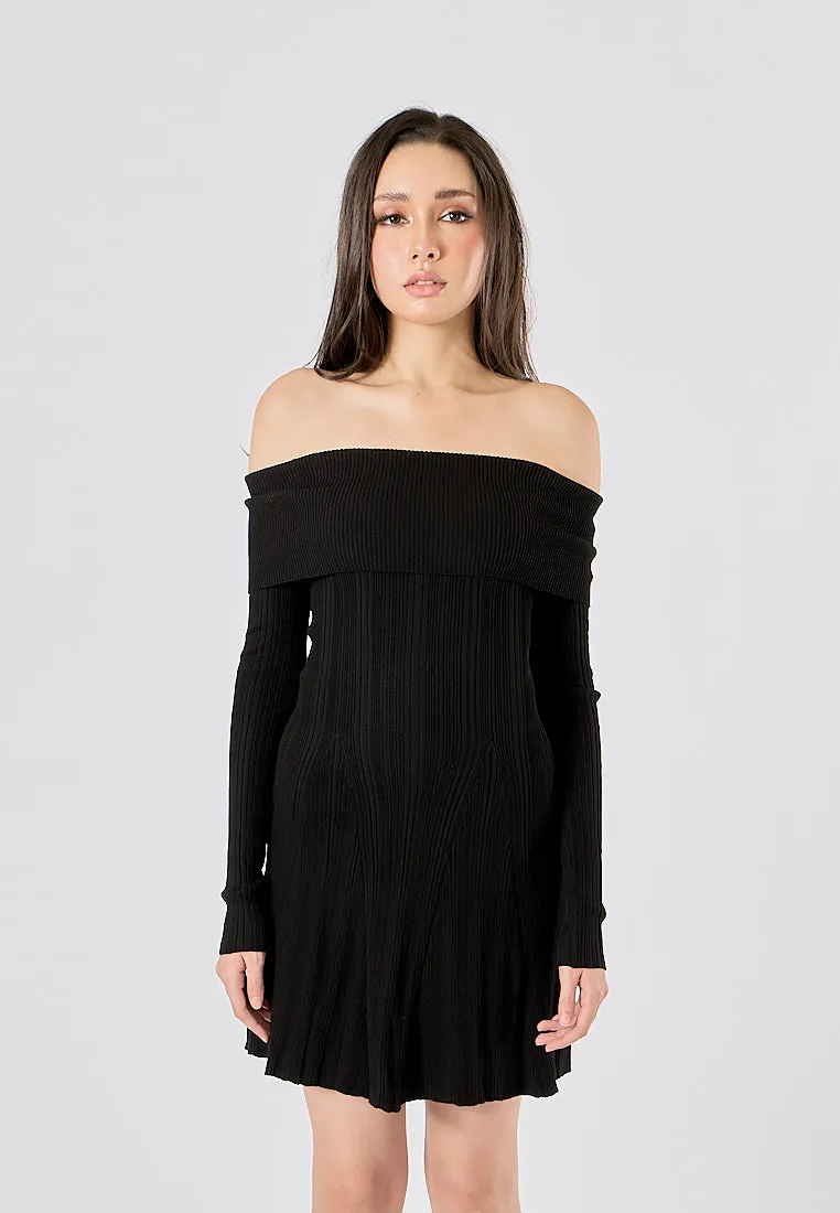 Farimond Black Slash Neck Long Sleeve Mini Knit Dress