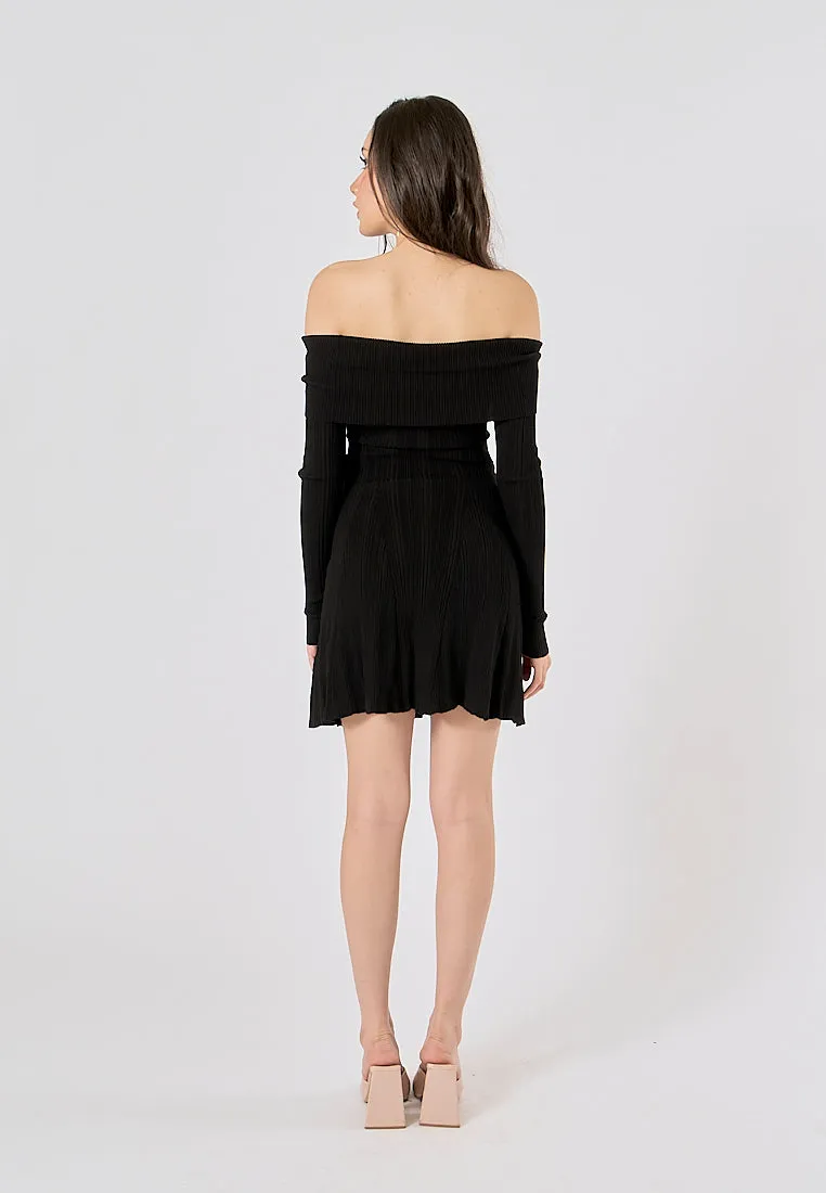 Farimond Black Slash Neck Long Sleeve Mini Knit Dress