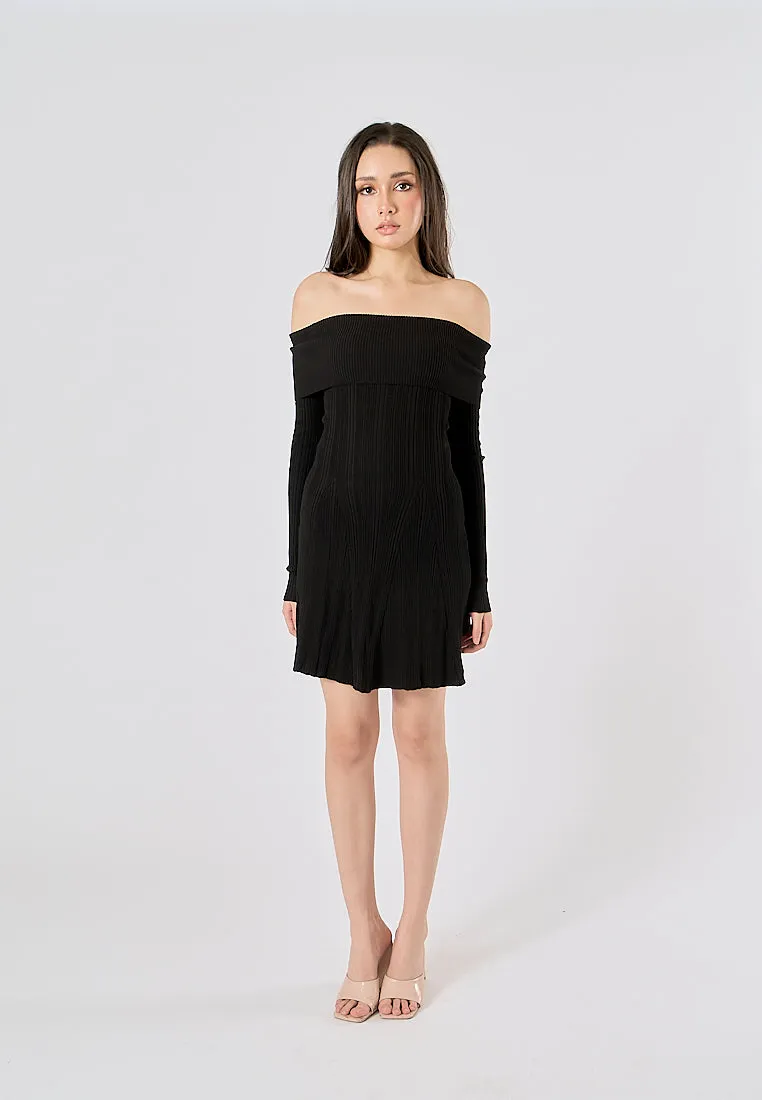 Farimond Black Slash Neck Long Sleeve Mini Knit Dress