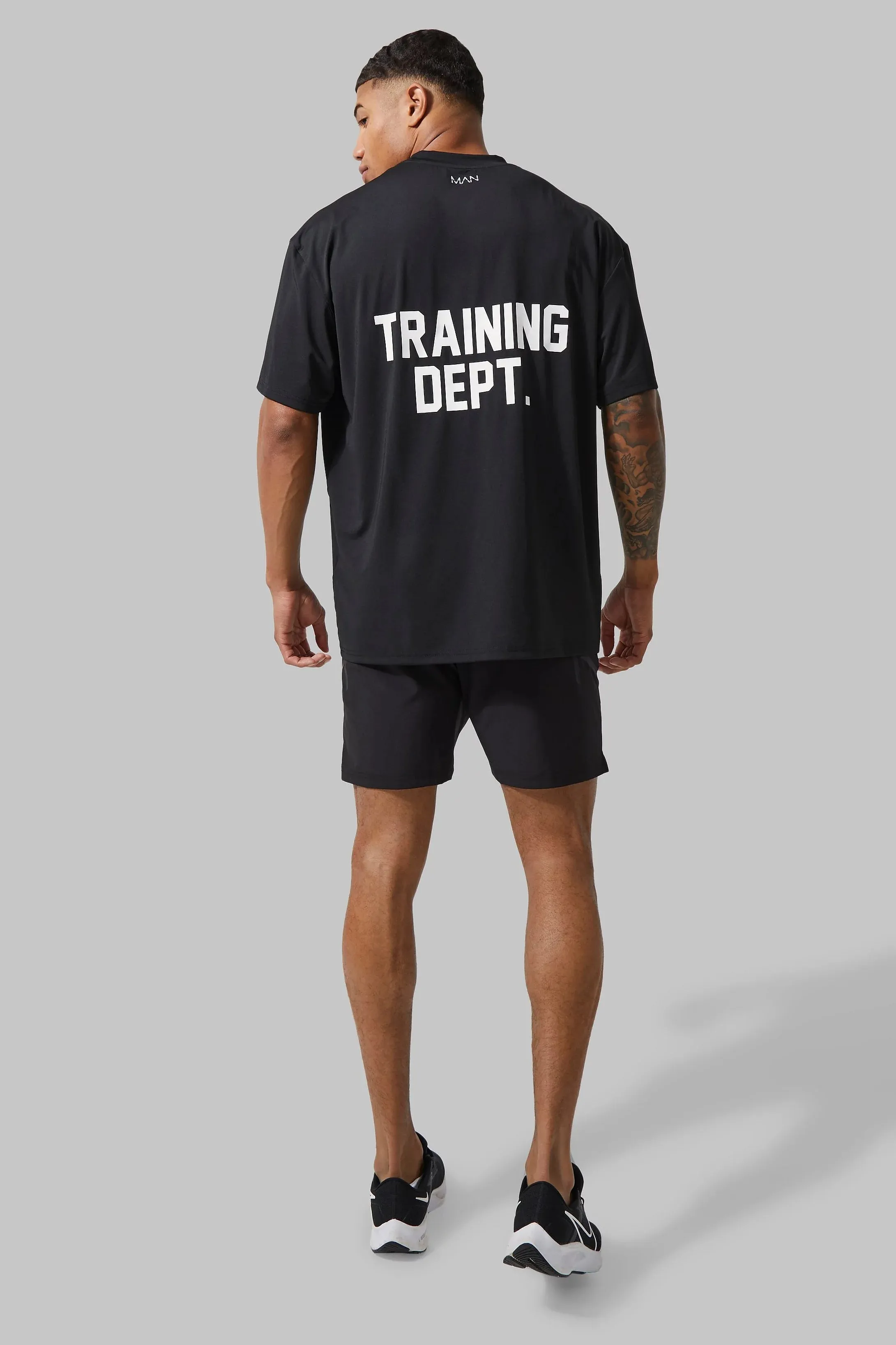 MAN ACTIVE TRAINING DEPT OVERSIZED T SHIRT