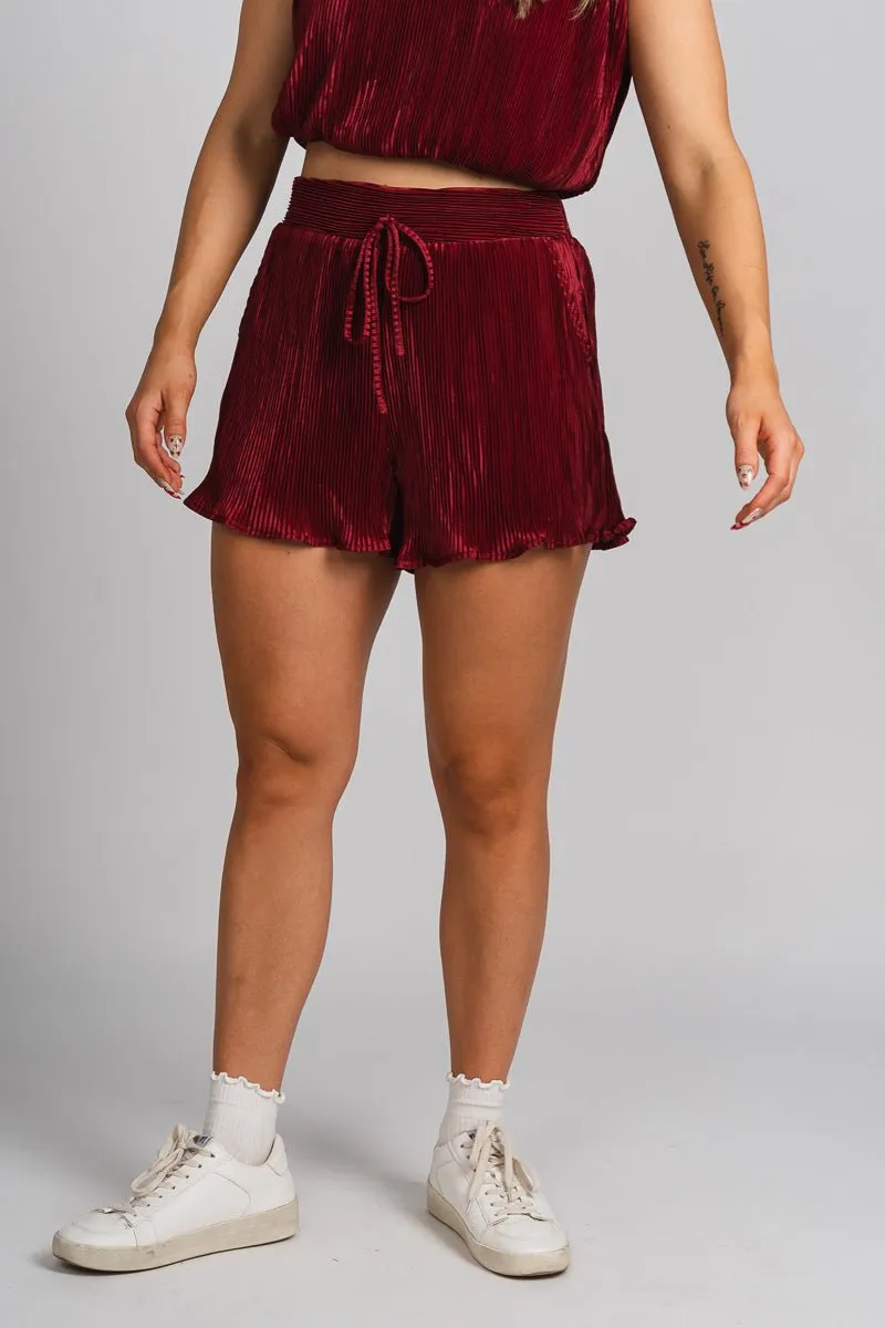 Pleated shorts maroon