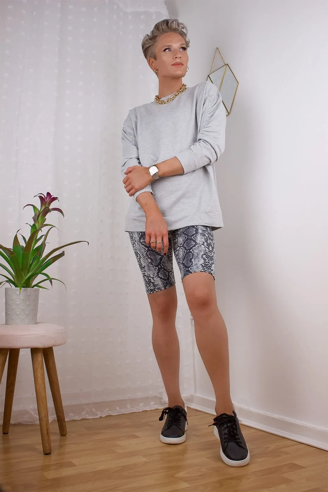 Simple Life Ruched Sweatshirt in Grey