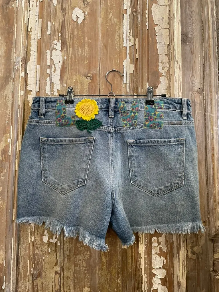 Size XL Simple Love Shorts